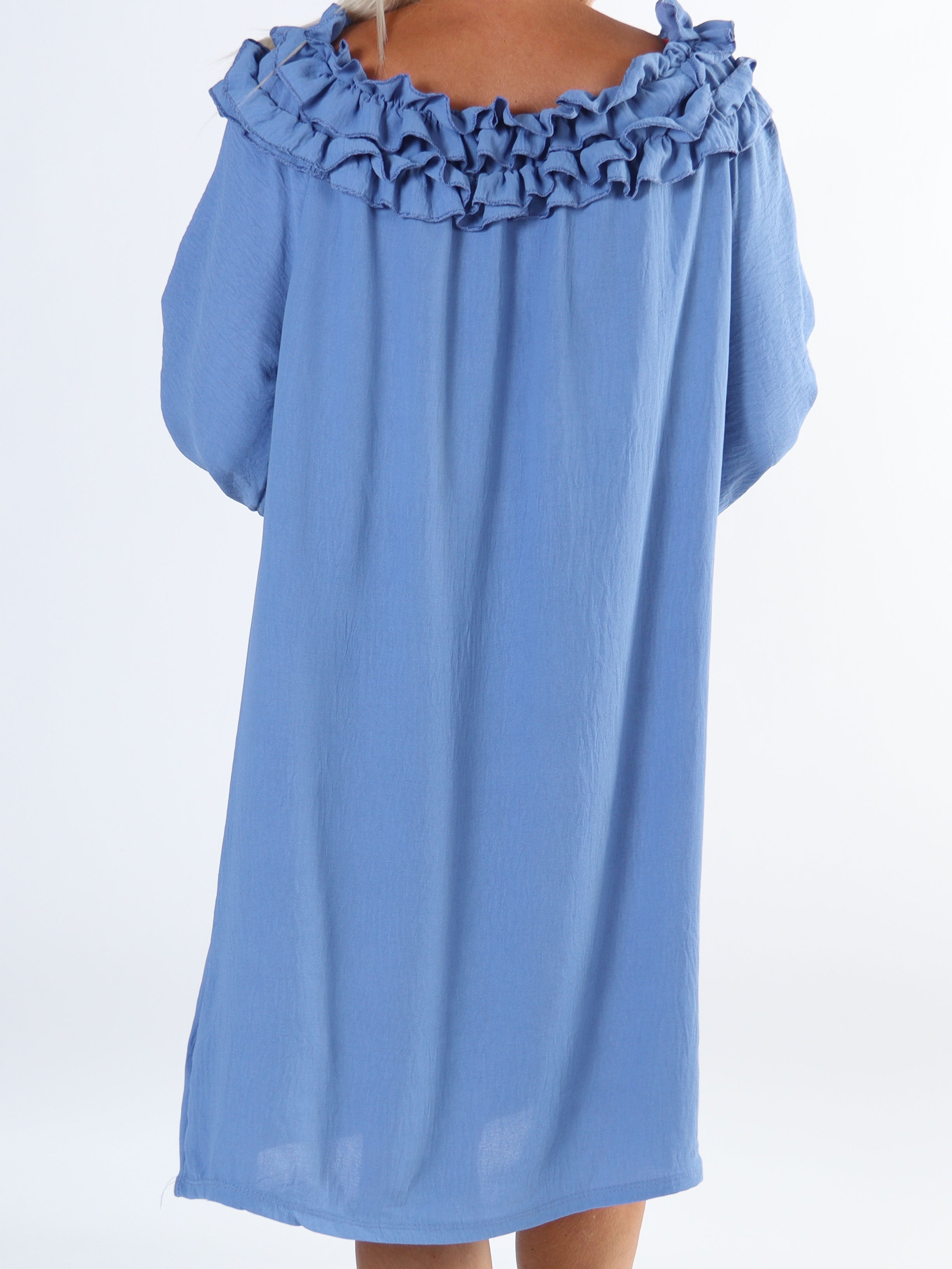 Chili Dress - Plus size klänning med långa ärmar och volanger